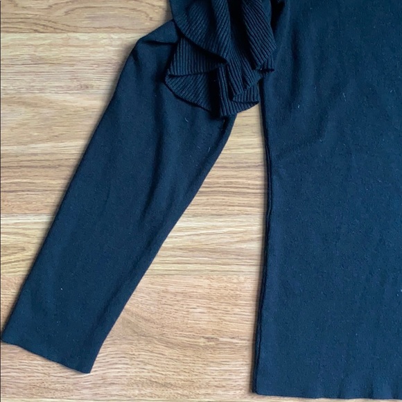 Max Studio women’s cold shoulder black sweater size L - Picture 5 of 9